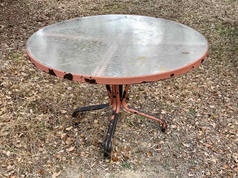 lot 132 image: Round Glass Top Patio Table