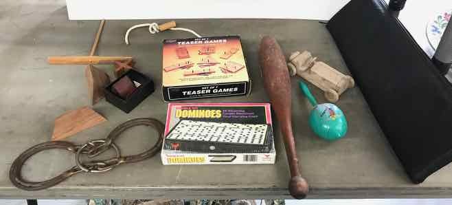 lot 154 image: Games, Dominoes, Puzzles,