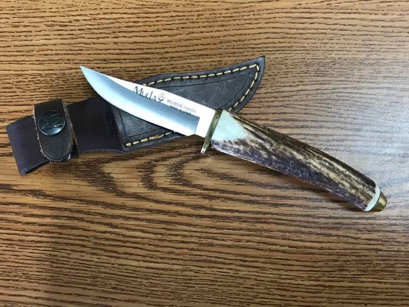 lot 171 image: Knife  Fixed Blade Muela & Leather Sheath