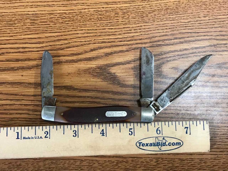 lot 176 image: Knife  Old Timer Schrade 80T 3-Blade Folding
