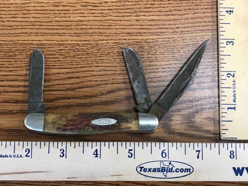 lot 180 image: Knife Vintage Case 3-Blade (does have some damage)