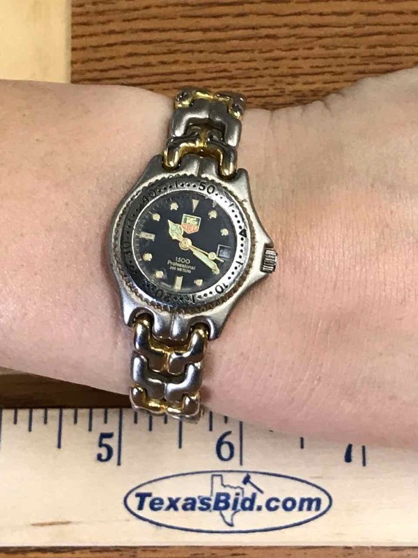 lot 185 image: Ladies Wrist Watch Tag Huer 1500 Professional 200m.  (currently not running)