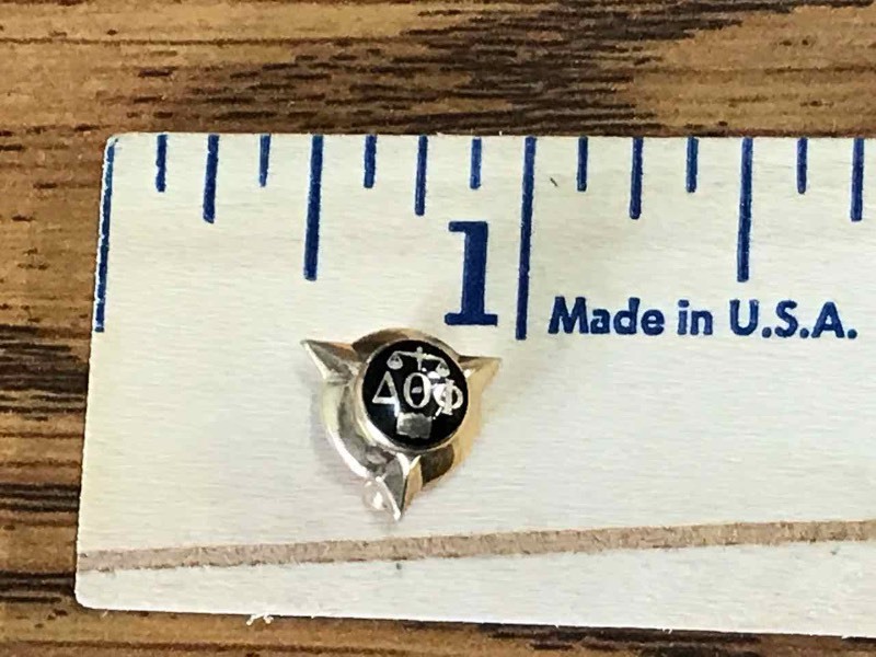 lot 186 image: Fraternity Pin (10K)