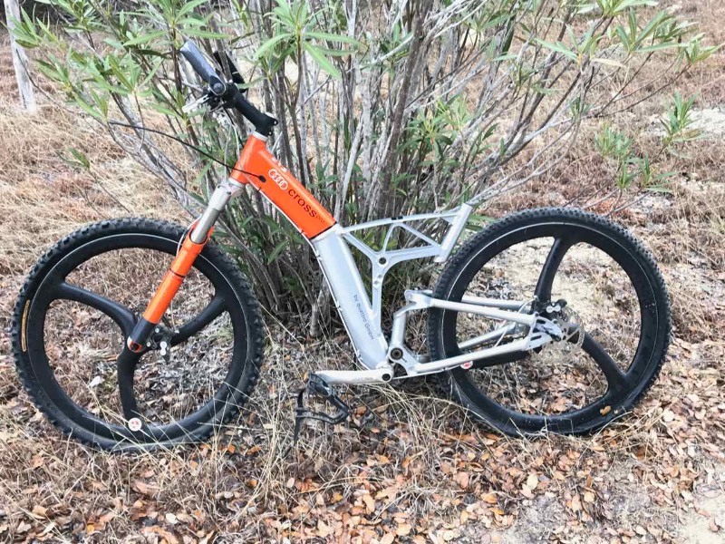 lot 213 image: Abandoned BikeBody Part  Quattro GmbH Cross Pro (Orange & Silver) fram