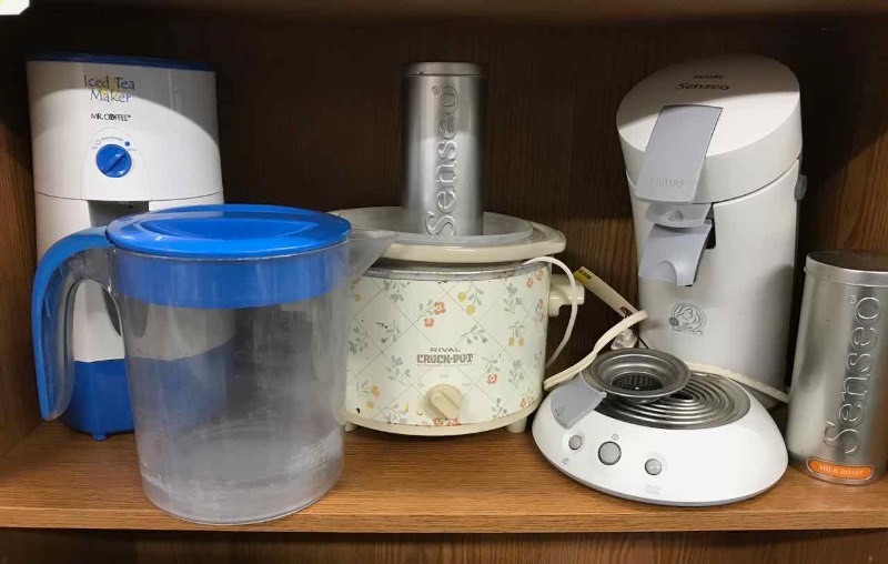 lot 67 image: Philips Senseo, Rival Crock Pot, Mr Coffee Iced Tea Maker