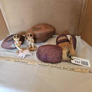 lot 727 image: PigskinFootballs, Vintage Frog Football Figurines, Pig, Boxing Gloves