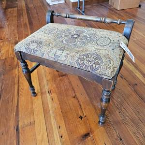 lot 739 image: Antique StoolBench