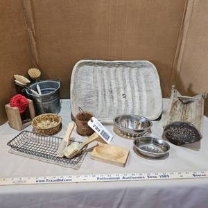 lot 799 image: scrubby brushes, carved dish drain, soap holders