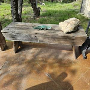lot 806 image: Wood Bench