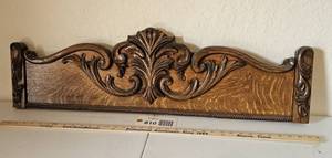 lot 810 image: Antique Tiger Oak Crown