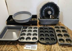 lot 815 image: Baking Pans