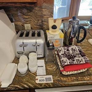 lot 820 image: Breakfast Time coffee pot, toaster, juicer, microwave egg holders, butter dishes