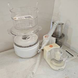 lot 827 image: Black & Decker Food Processors