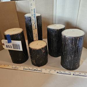 lot 853 image: Log Candles