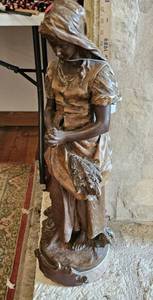 lot 866 image: Statue Lady
