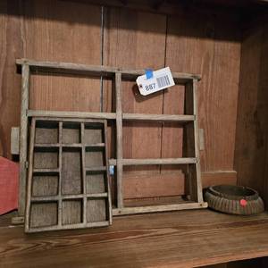 lot 887 image: Brick mold, divided, tray, cast-iron rim