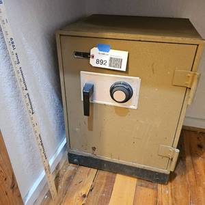lot 892 image: Safe, Montgomery Ward (have combination)