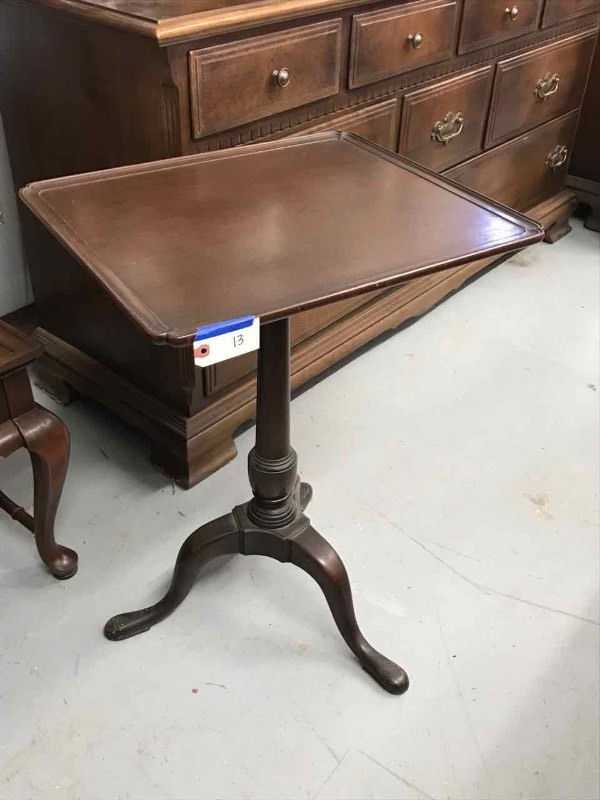 lot 13 image: Rectangular Parlor Table