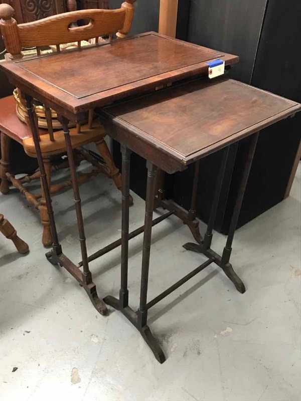 lot 41 image: (2) Antique Nesting Tables, Turned Legs