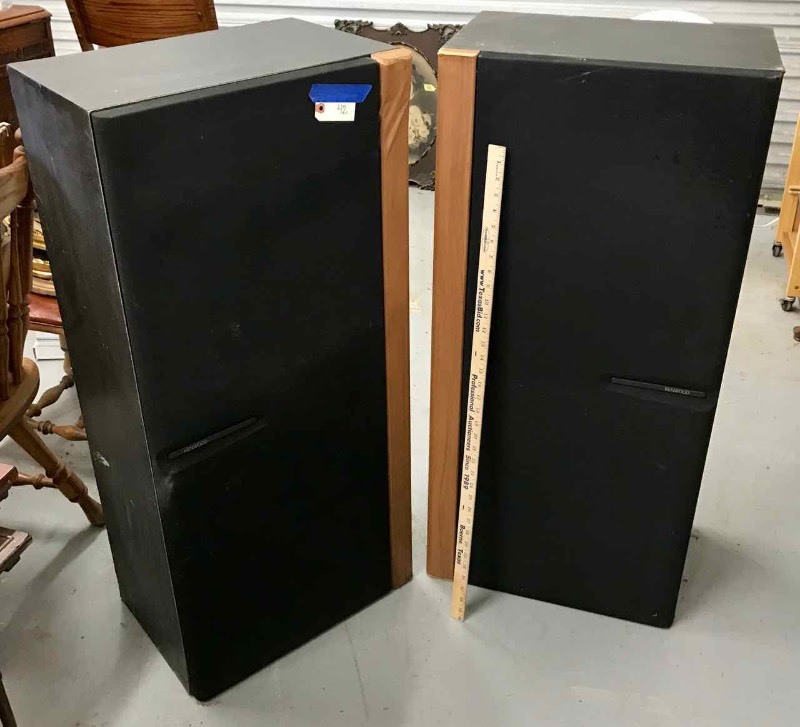 lot 42 image: (2) Tall Kenwood Speakers