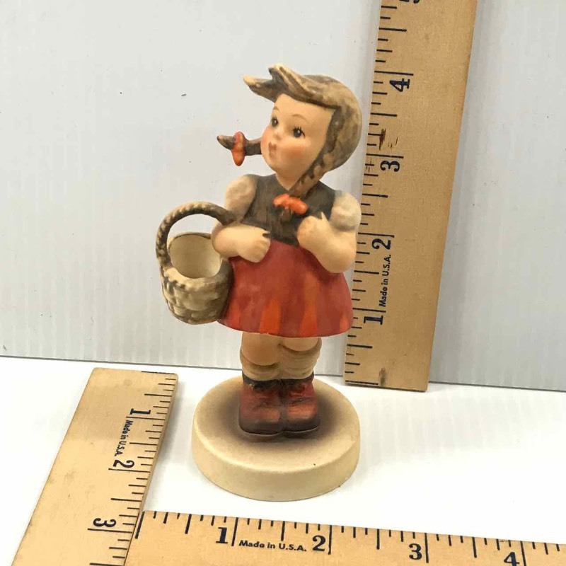 lot 56 image: Figurine Hummel, Girl with Basket