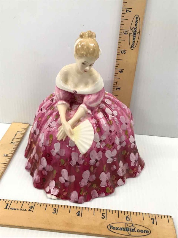 lot 58 image: Figurine Royal Doulton HN 2471 Victoria