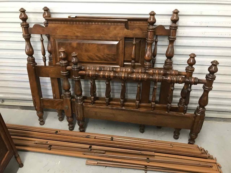 lot 62 image: (2) Ethan Allen Twin Head & Foot Boards with Rails