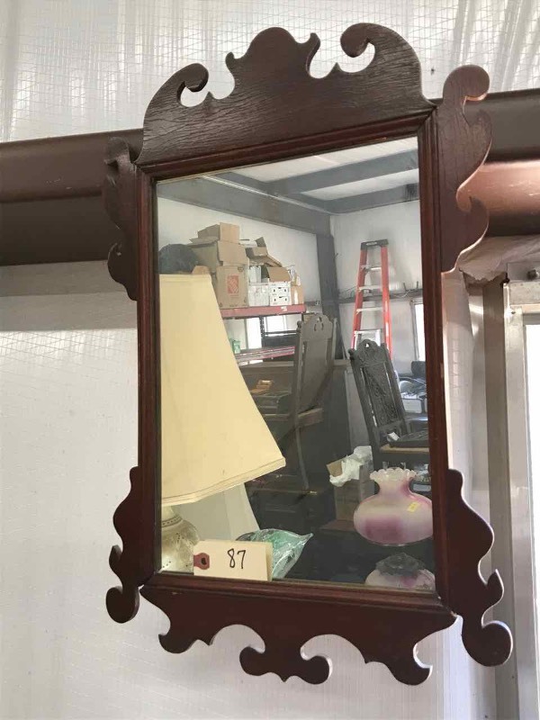 lot 87 image: Antique Wall Mirror