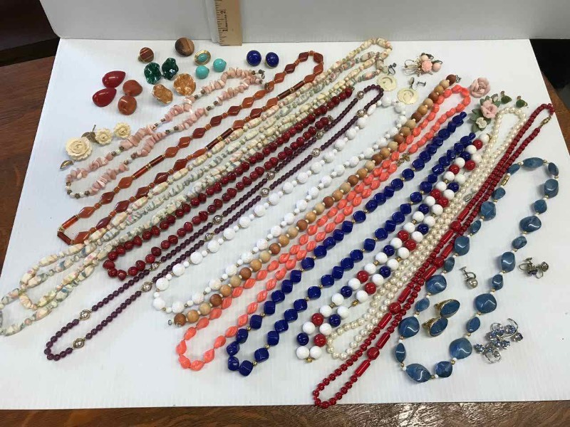 lot 94 image: Costume Jewelry