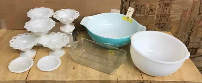 lot 120 image: Glasbake for Sunbeam Mixing Bowl, Pyrex Turqouise Bowl, 5 White Glass Sherberts, 2 Coasters