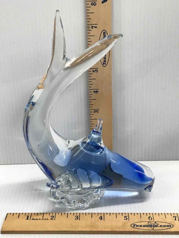 lot 124 image: Art Glass Whale