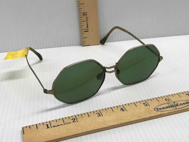 lot 140 image: Way Vintage Funky Foster Grant Sunglasses