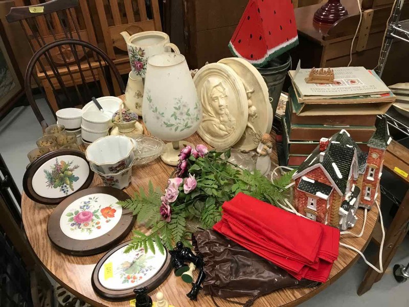 lot 157 image: Asst. Knick Knacks, Birdhouse, Books, Plastic Chess Pieces, Dishes, Vases, Etc.