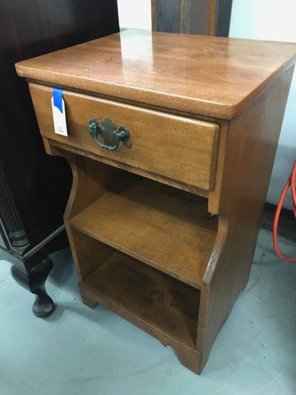 lot 162 image: Ethan Allen Maple Night Stand