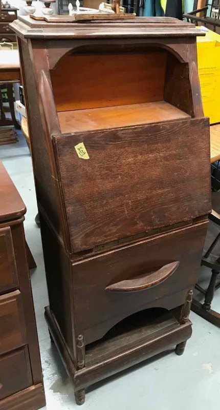 lot 209 image: Small Writing Desk