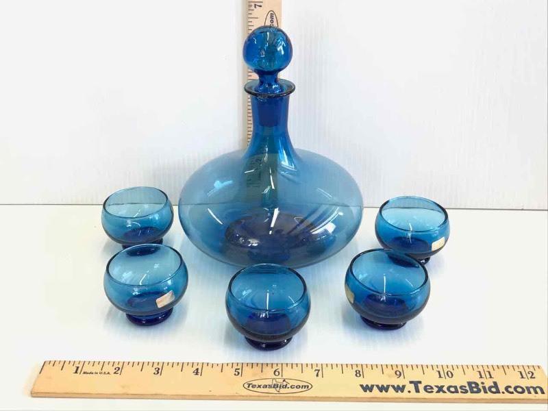 lot 215 image: Blue Glass Port Set, Made in Italy, Decanter & Glasses