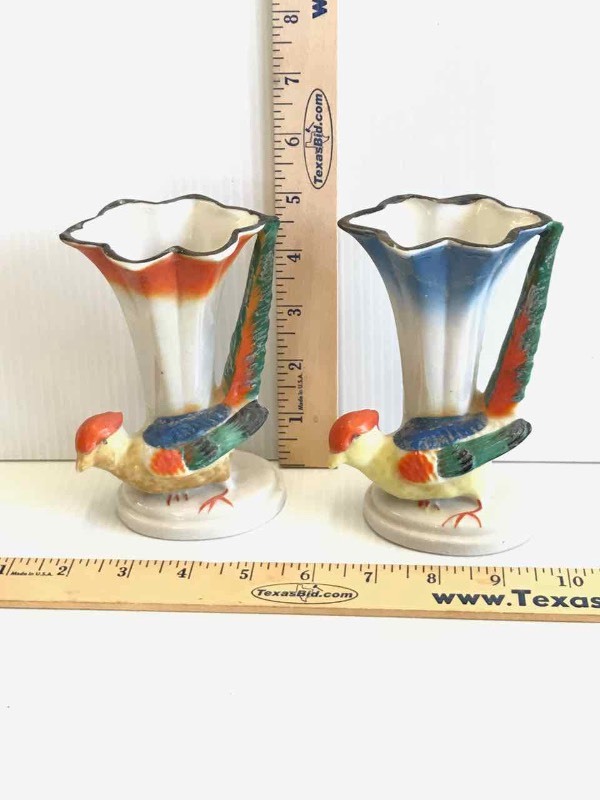 lot 216 image: Japanese Bird Vases