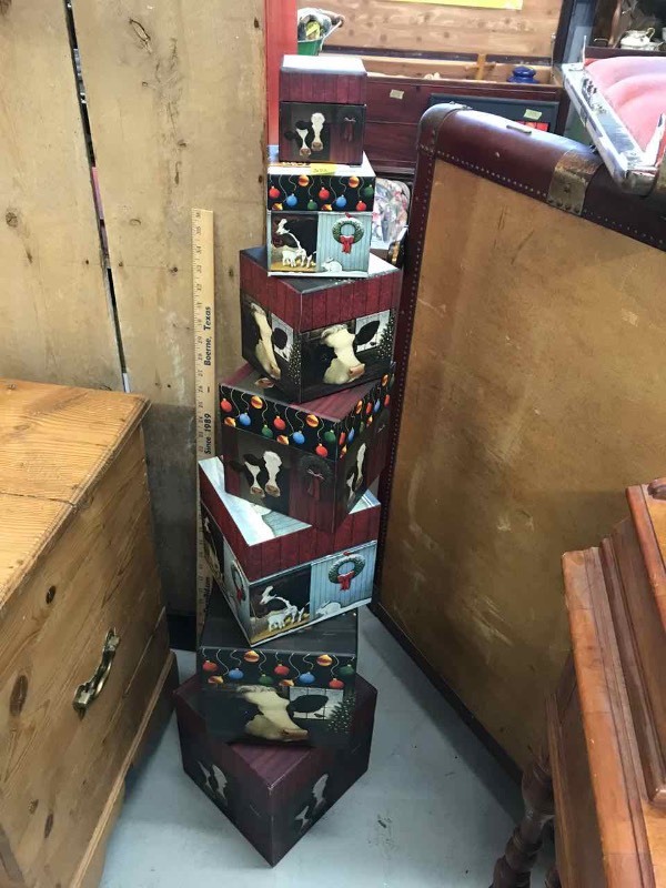 lot 300 image: (7 Pc.) Nesting Boxes Christmas Cow