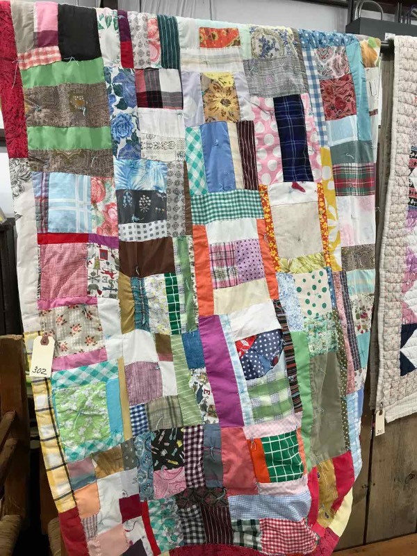 lot 302 image: Old Quilt