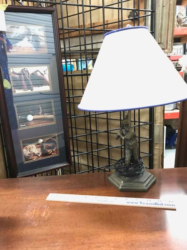 lot 321 image: Baseball Accent Lamp & Framed Picture