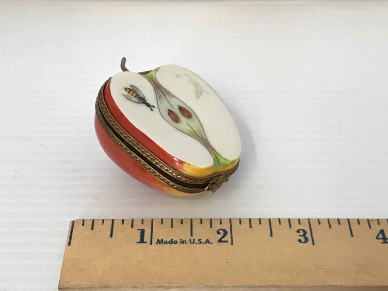 lot 334 image: Porcelain Box, Peint Main Limoges France  Red Half Apple with Bee 209.300GL