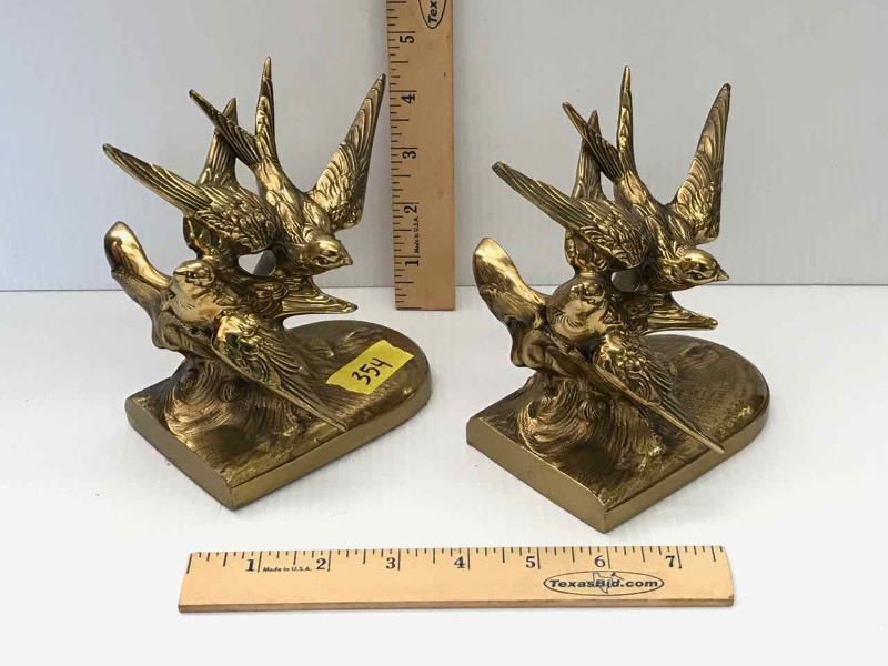lot 354 image: Brass Birds