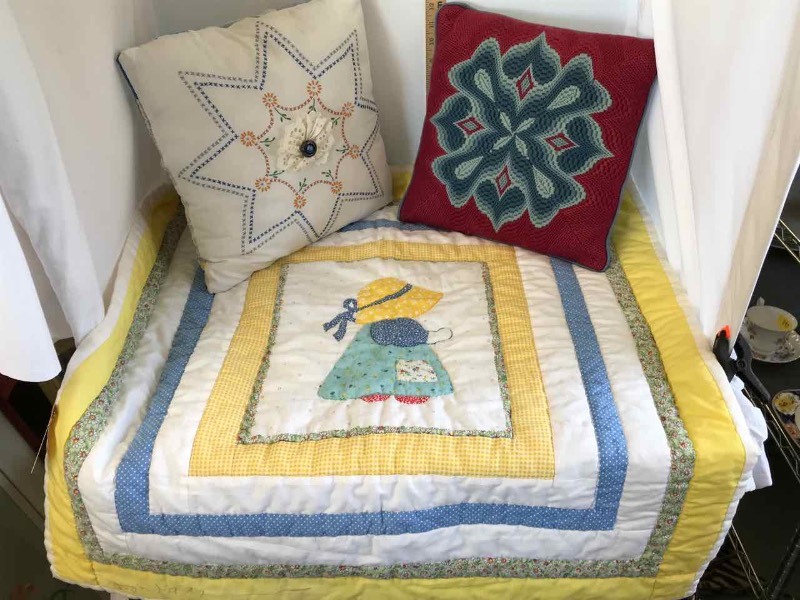 lot 372 image: Quilted Panel, (2) Hand Stitched Pillows