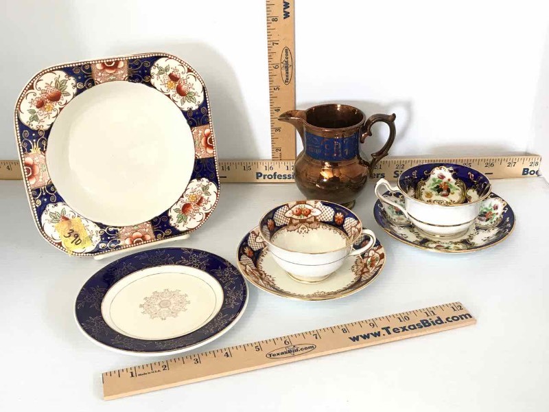 lot 390 image: Cup & Saucers, Plate, Creamer, Bowl