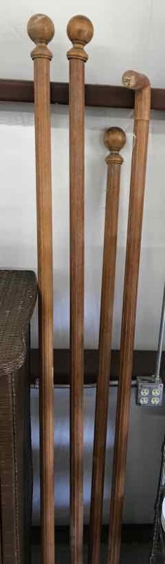 lot 406 image: Curtain Rods