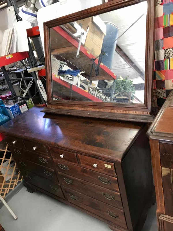 lot 503 image: Ethan Allen Maple Dresser with Mirror
