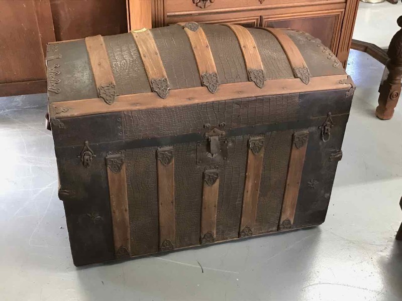 lot 512 image: Antique Dome Top Trunk