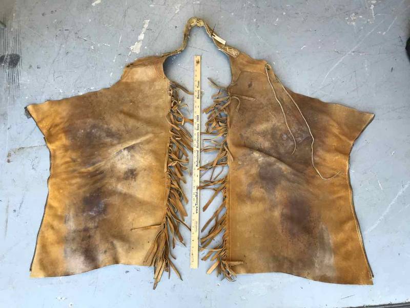 lot 14 image: Shotgun Chaps (tan)