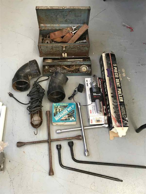 lot 25 image: Asst. Tools, Toolchest