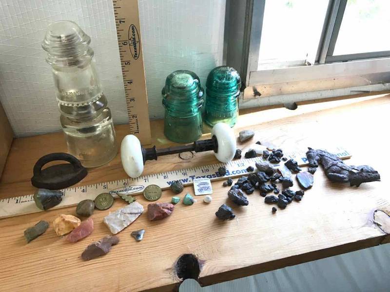lot 46 image: Porcelain Door Knobs, Old Glass Insulators, Tokens, Rocks